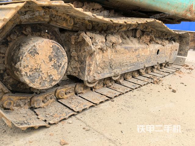 右側(cè)履帶整體?(行走機(jī)構(gòu)) 右側(cè)履帶整體?(行走機(jī)構(gòu))