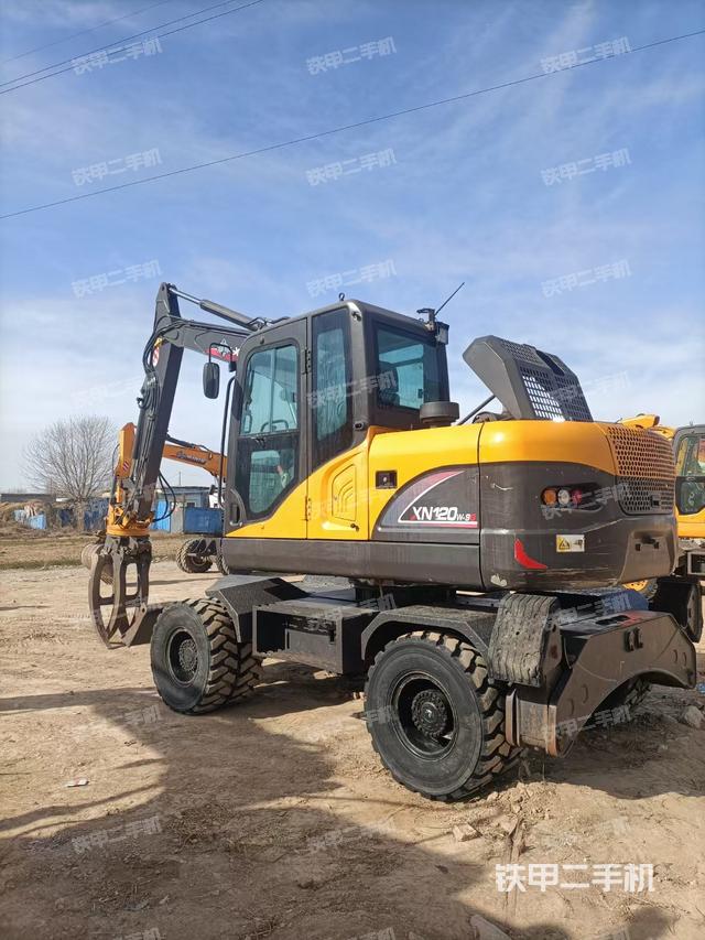 单侧履带整体（整机外观）