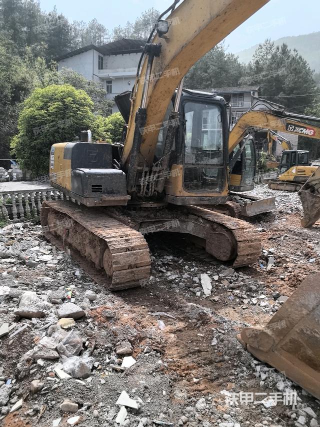 大臂油缸整體?豎拍(工作和回轉(zhuǎn)裝置) 大臂油缸整體?豎拍(工作和回轉(zhuǎn)裝置)
