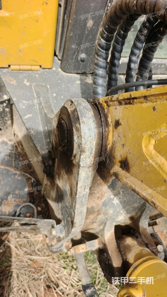 大臂根部?斜（工作和回轉(zhuǎn)裝置）