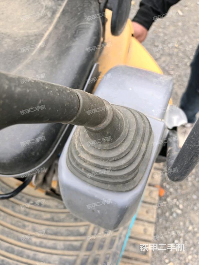 座椅左側(cè)控制臺/音響/含左手柄（駕駛室部分）