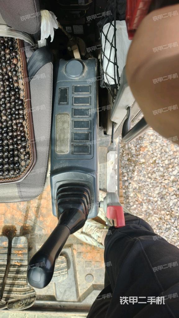 座椅左側(cè)控制臺/音響/含左手柄（駕駛室部分）