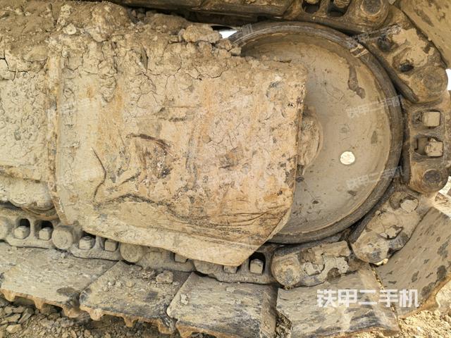 右驅(qū)動輪（行走機構(gòu)）