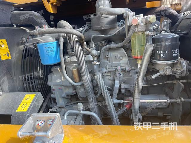 發(fā)動機整體俯視(整機外觀) 發(fā)動機整體俯視(整機外觀)