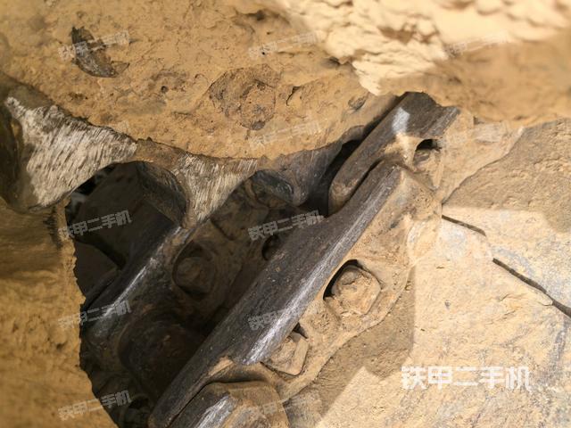 右側(cè)履帶整體(行走機(jī)構(gòu)) 右側(cè)履帶整體(行走機(jī)構(gòu))