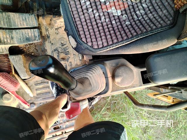 座椅左侧控制台/音响/含左手柄（驾驶室部分）