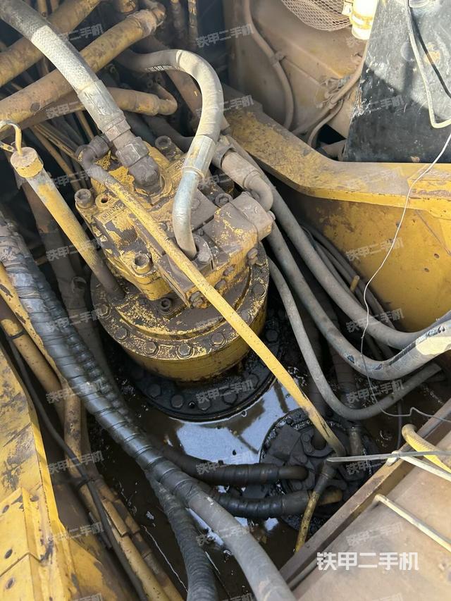 回轉(zhuǎn)馬達(dá)（上車部件）