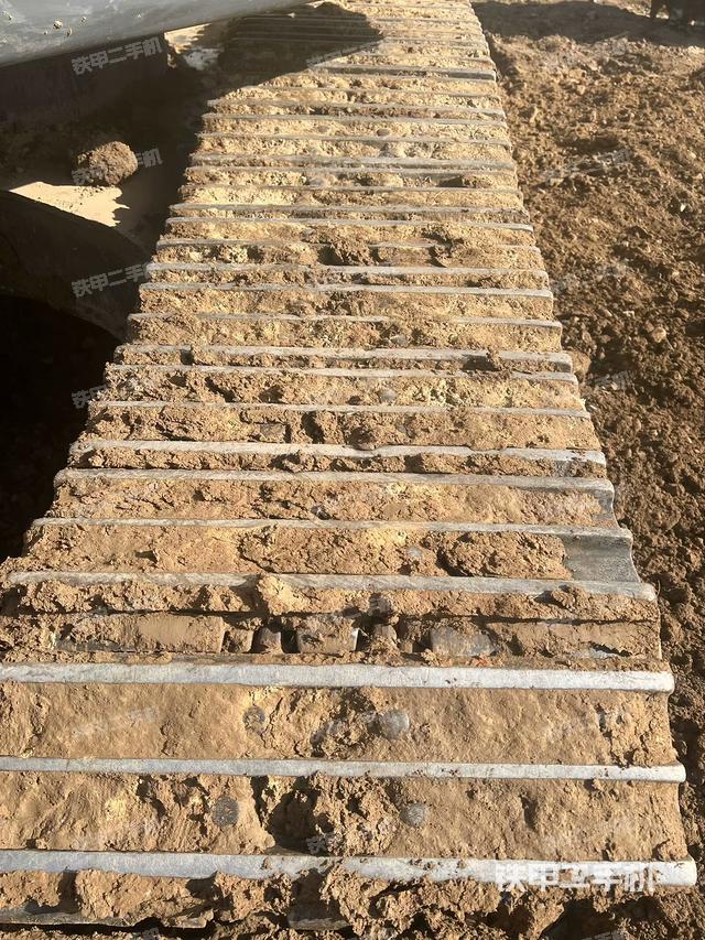 單側履帶整體(整機外觀) 單側履帶整體(整機外觀)