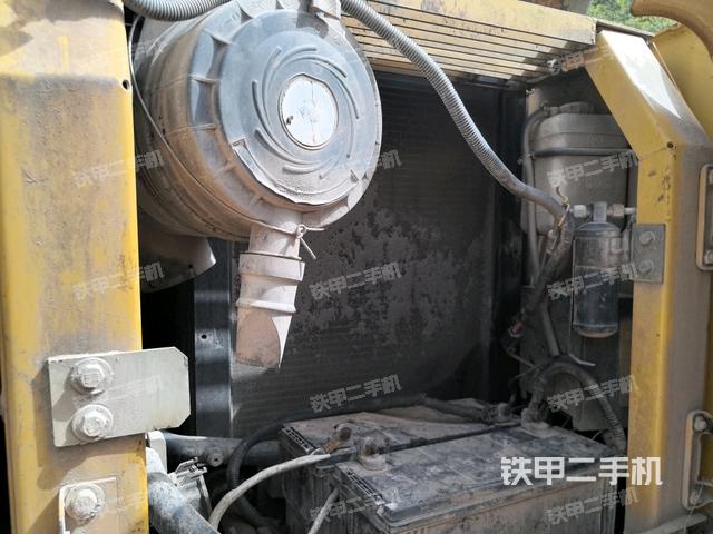 散熱器正面(大件艙室) 散熱器正面(大件艙室)