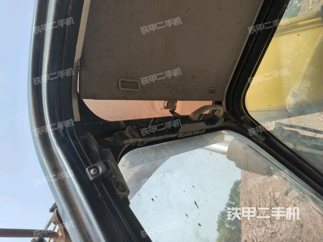 右側(cè)玻璃角標(biāo)(駕駛室部分) 右側(cè)玻璃角標(biāo)(駕駛室部分)