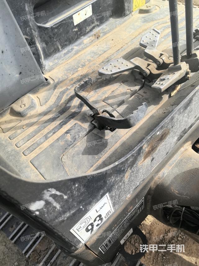 后窗玻璃角標(biāo)（駕駛室部分）