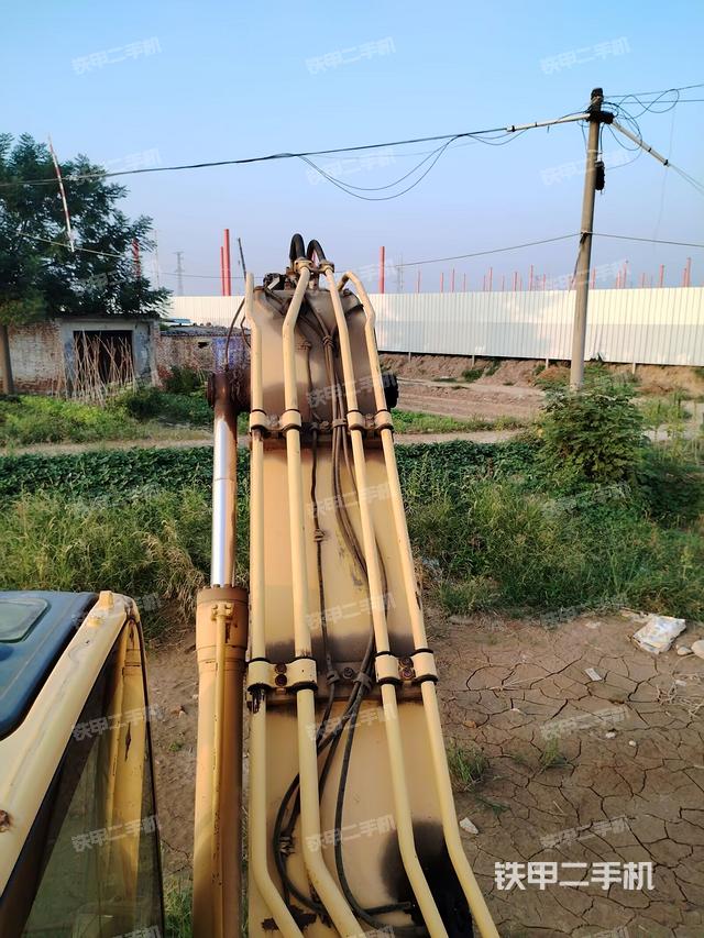 大臂背部俯视（工作和回转装置）