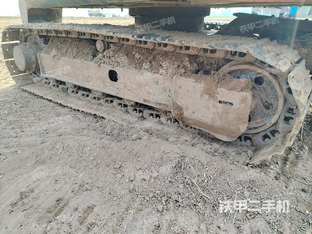 右側(cè)履帶整體?(行走機構(gòu)) 右側(cè)履帶整體?(行走機構(gòu))