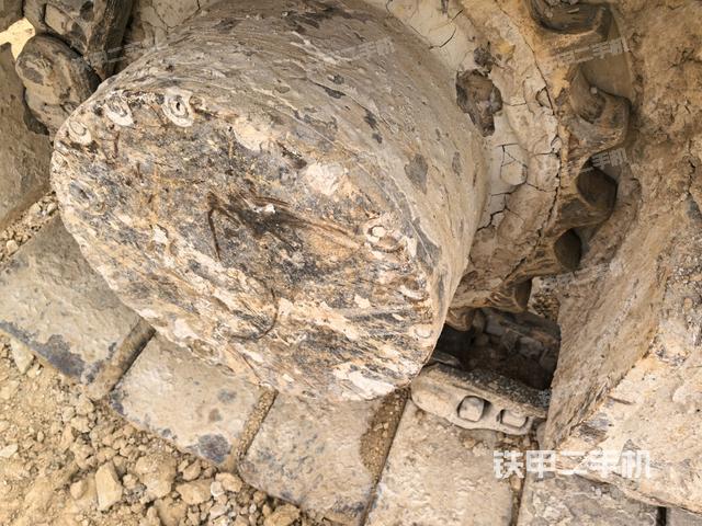 右側(cè)履帶整體（行走機構(gòu)）