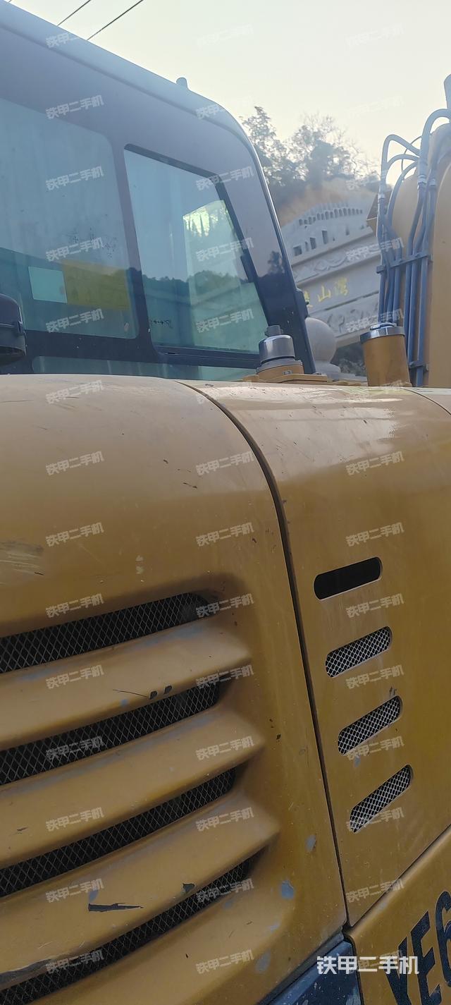 驾驶室顶部（整机外观）