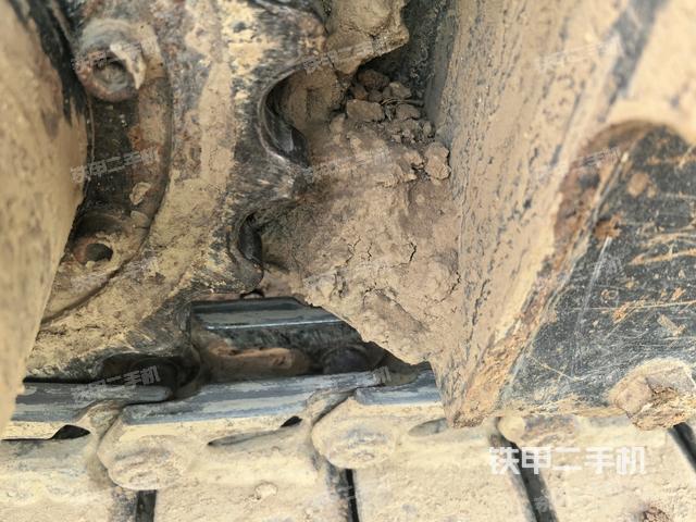 左驅(qū)動輪（行走機(jī)構(gòu)）