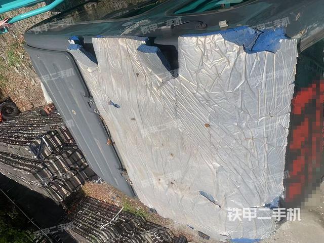 駕駛室頂部(整機外觀) 駕駛室頂部(整機外觀)