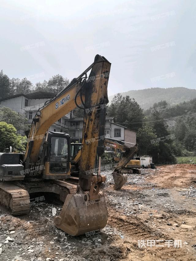 小臂整體左后(工作和回轉(zhuǎn)裝置) 小臂整體左后(工作和回轉(zhuǎn)裝置)
