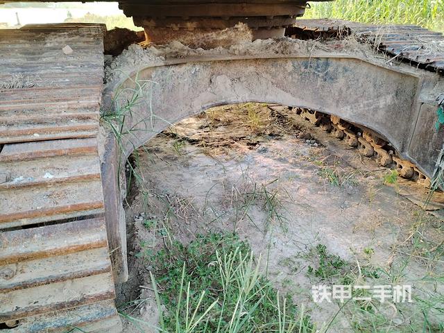 转盘和下车架正前（工作和回转装置）