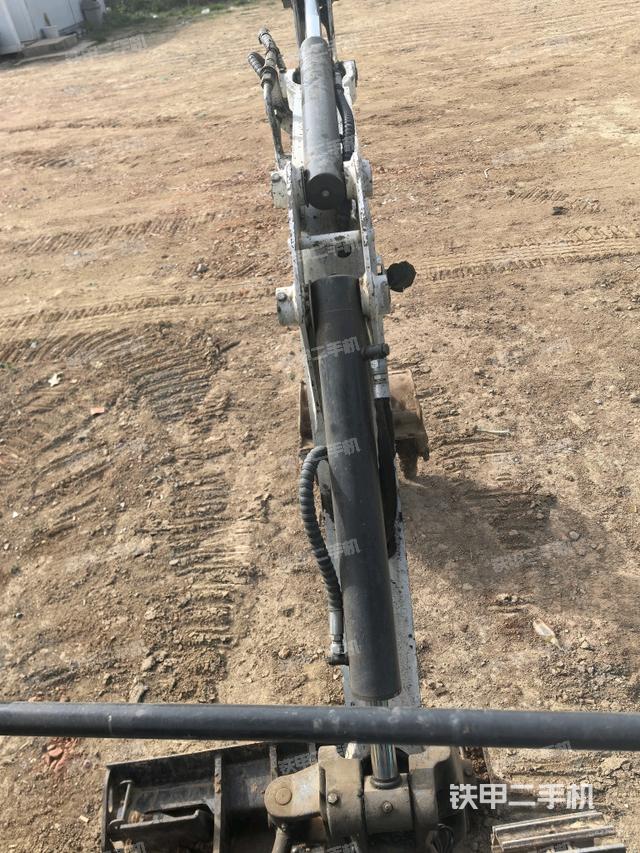 大臂背部俯視（工作和回轉(zhuǎn)裝置）