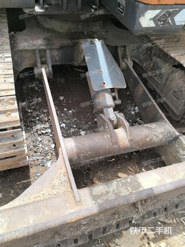 轉(zhuǎn)盤和下車架正前（工作和回轉(zhuǎn)裝置）