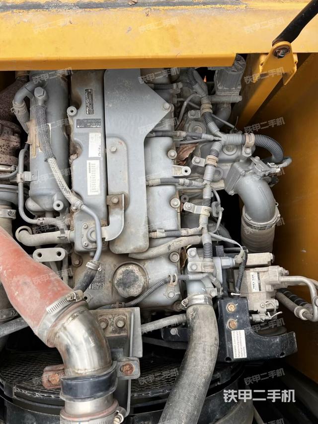 發(fā)動(dòng)機(jī)室(上車部件) 發(fā)動(dòng)機(jī)室(上車部件)