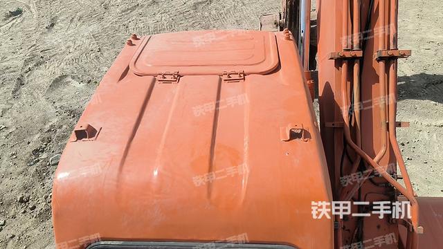 駕駛室頂部(整機外觀) 駕駛室頂部(整機外觀)