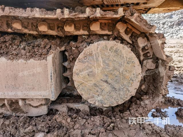 右驅(qū)動輪（行走機(jī)構(gòu)）