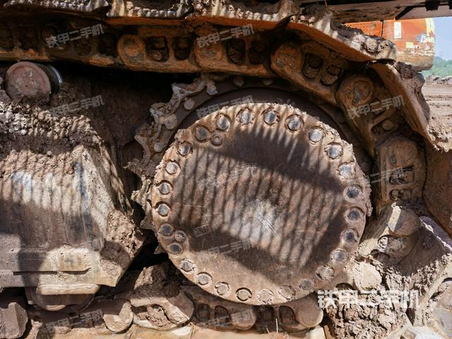 右驅(qū)動(dòng)輪（行走機(jī)構(gòu)）