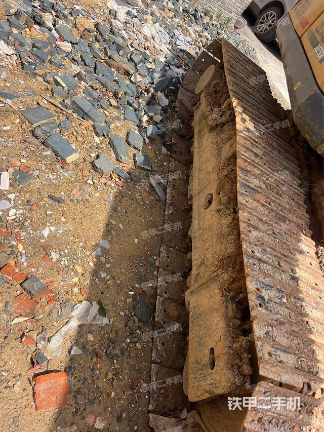 單側(cè)履帶整體（整機(jī)外觀）