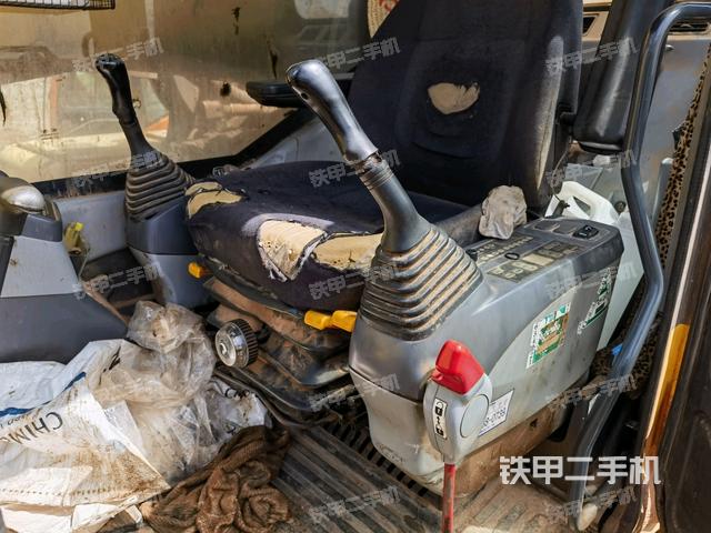 座椅左側(cè)控制臺(tái)/音響/含左手柄（駕駛室部分）