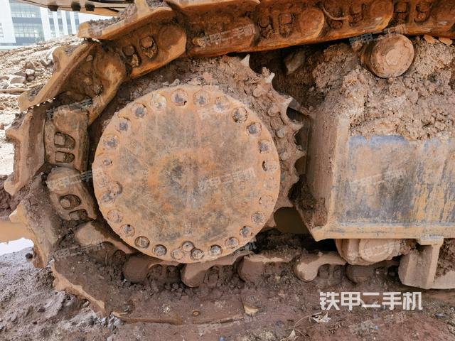 左驅(qū)動(dòng)輪（行走機(jī)構(gòu)）