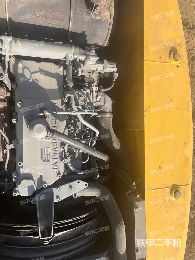 發(fā)動機整體俯視(整機外觀) 發(fā)動機整體俯視(整機外觀)