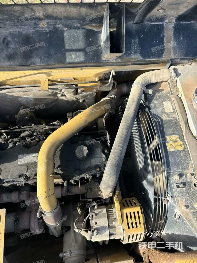 發(fā)動(dòng)機(jī)室（上車部件）