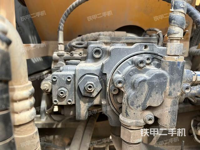 液壓泵斜45?左(大件艙室) 液壓泵斜45?左(大件艙室)