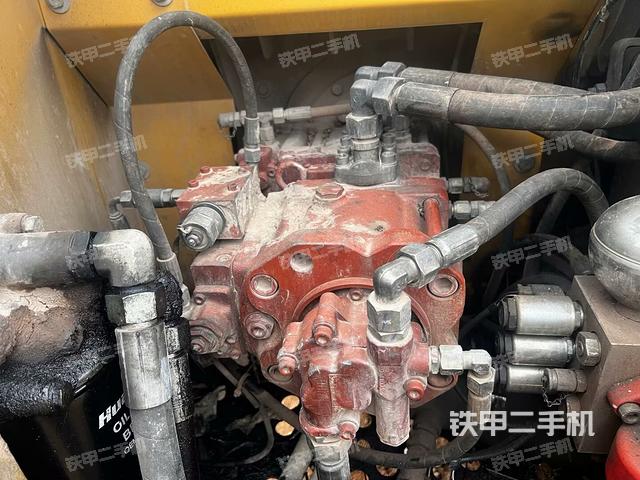 液壓泵室(大件艙室) 液壓泵室(大件艙室)