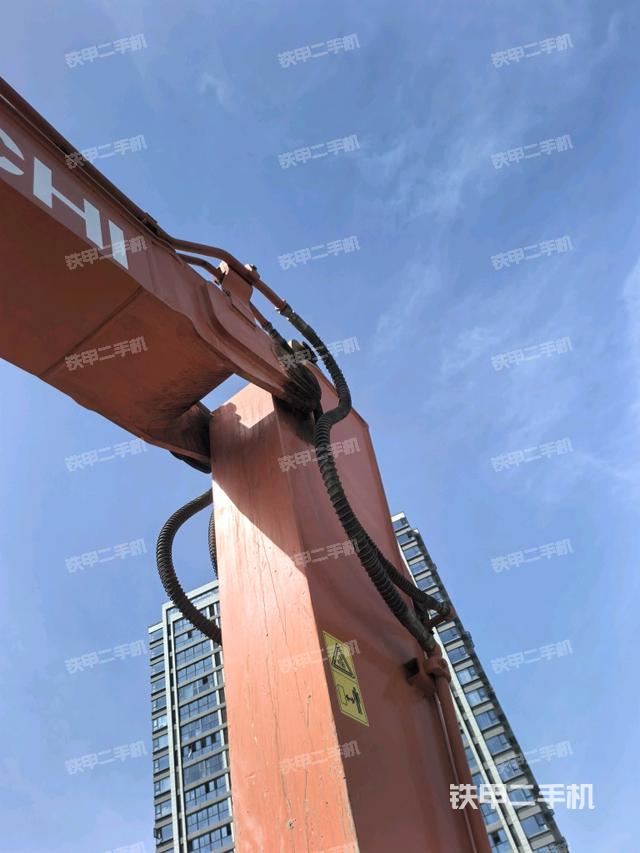 小臂整體左后(工作和回轉(zhuǎn)裝置) 小臂整體左后(工作和回轉(zhuǎn)裝置)