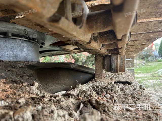 單側履帶整體(整機外觀) 單側履帶整體(整機外觀)