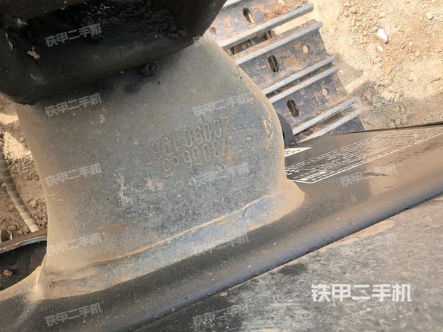 轉(zhuǎn)盤和下車架正前（工作和回轉(zhuǎn)裝置）