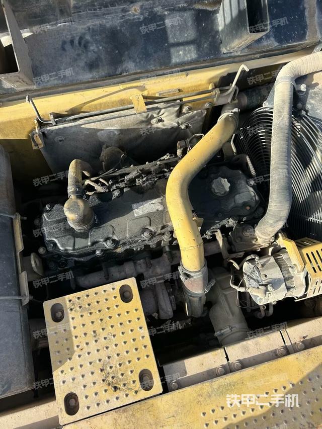 氣門室蓋螺絲特寫（上車部件）