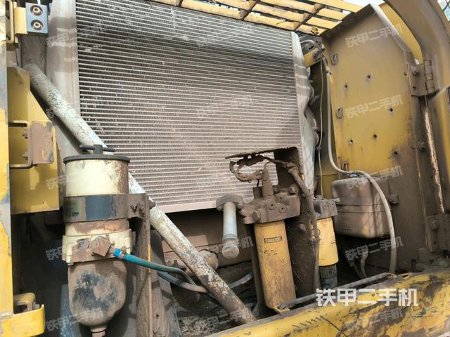 散熱器正面(大件艙室) 散熱器正面(大件艙室)
