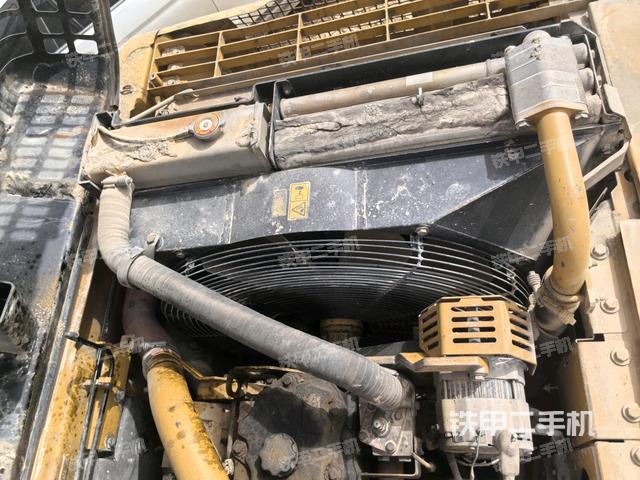 氣門室蓋螺絲特寫(上車部件) 氣門室蓋螺絲特寫(上車部件)