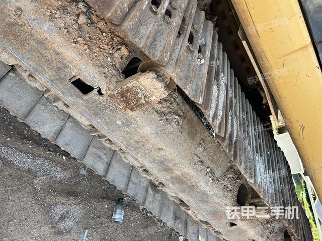 左驅(qū)動(dòng)輪（行走機(jī)構(gòu)）