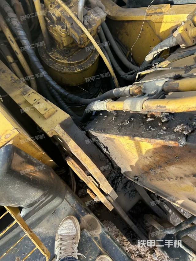 大臂背部俯視（工作和回轉(zhuǎn)裝置）