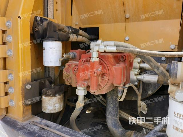液壓泵斜45?左(大件艙室) 液壓泵斜45?左(大件艙室)