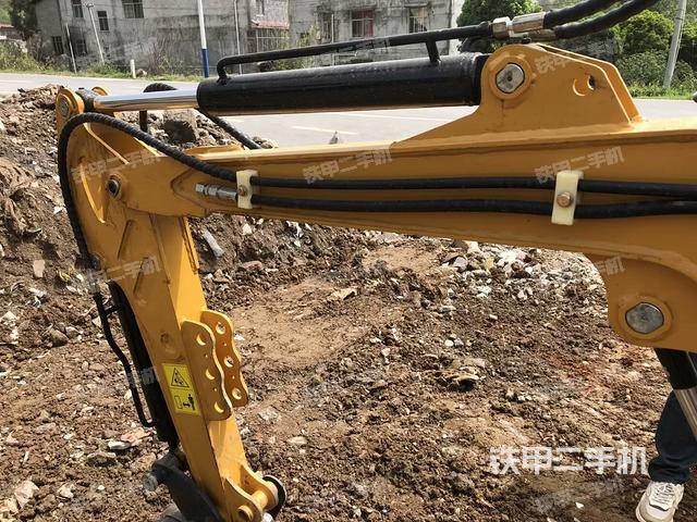 鏟斗右后整體(工作和回轉(zhuǎn)裝置) 鏟斗右后整體(工作和回轉(zhuǎn)裝置)