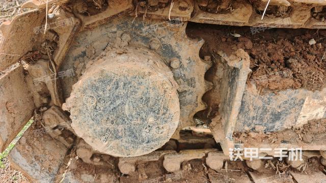 右驅(qū)動輪（行走機(jī)構(gòu)）