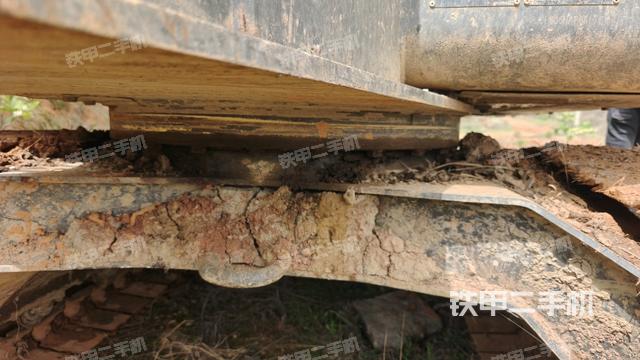 轉(zhuǎn)盤和下車架正前（工作和回轉(zhuǎn)裝置）