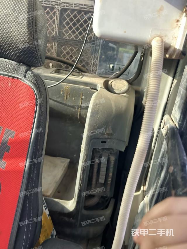 后窗玻璃角標(biāo)（駕駛室部分）