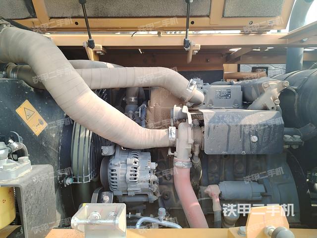 發(fā)動(dòng)機(jī)室（上車部件）